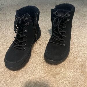 SKECHERS | women’s black boots